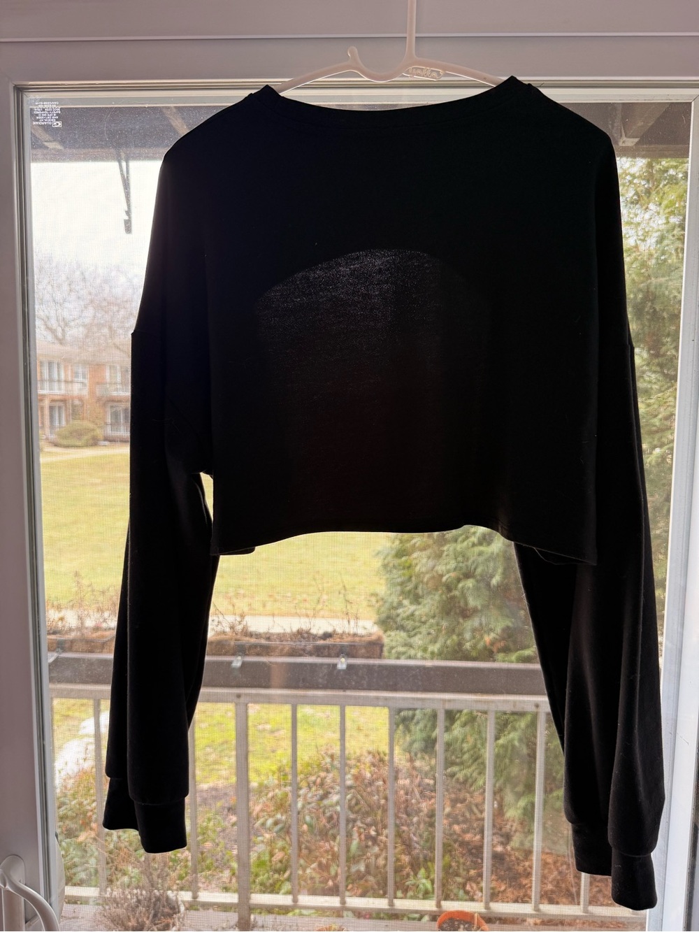 Black Cropped Long-Sleeve Women's Top
